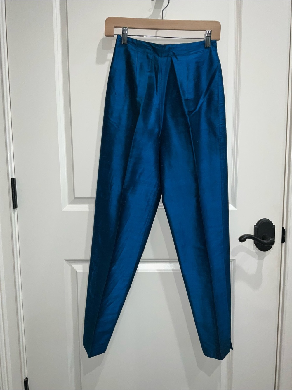 Ann Taylor Satin Tapered Pants in Teal